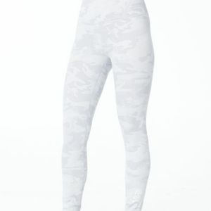 NWT Soulcycle Wunder Under Alpine Camo